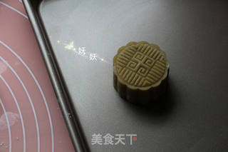 风炉广式豆沙月饼的做法步骤:14