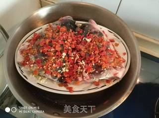 剁椒鱼头的做法步骤:6