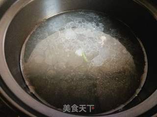 酸辣砂锅小馄饨的做法步骤:2
