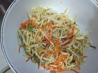 炝拌豆芽干豆腐的做法步骤:9