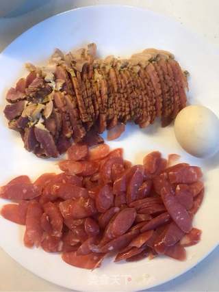 超正宗的广式腊味煲仔饭的做法步骤:2