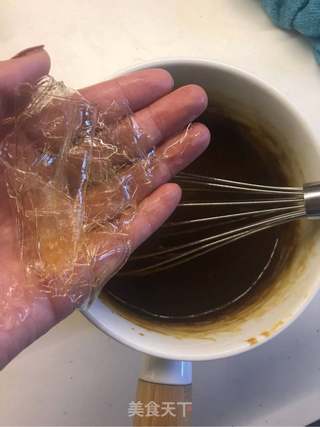 圣诞集锦一焦糖海盐淋面蛋糕的做法步骤:10