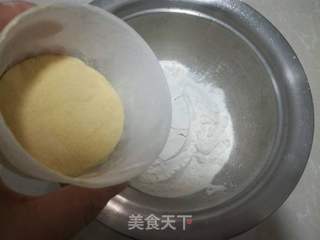 玉米面红糖麻酱烧饼的做法步骤:2
