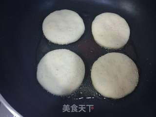 玉米面红糖麻酱烧饼的做法步骤：16