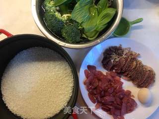 超正宗的广式腊味煲仔饭的做法步骤:3