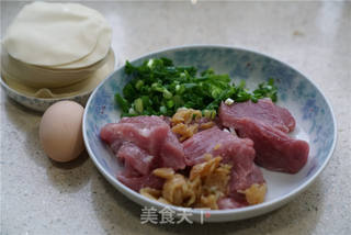 冬菜鲜肉大馄饨的做法步骤：1