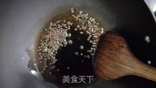 麻辣河虾炒山药的做法步骤:2