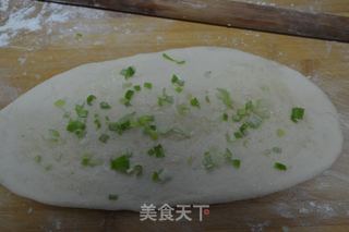 葱花五香锅盔的做法步骤：4