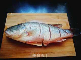 懒人版蒸鱼——蒸鲈鱼的做法步骤:2
