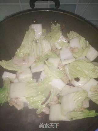 老厨帮菜:白菜木耳五花肉粉条的做法步骤:5