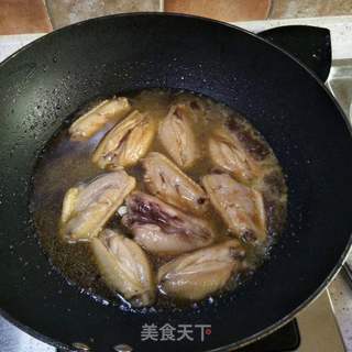 红烧鸡翅的做法步骤:3