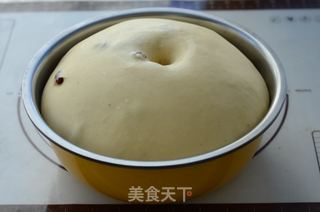 咕咕霍夫面包的做法步骤:4