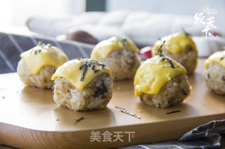 鳗天下美食之鳗鱼芝士饭团的做法步骤:7