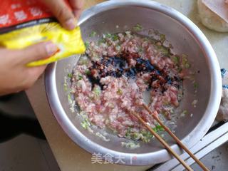 东北酸菜猪肉水饺的做法步骤:7