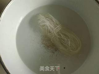 大头菜炒粉丝的做法步骤：1