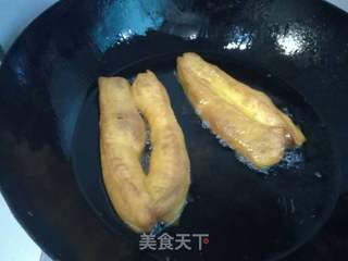 玉米面油条的做法步骤:12