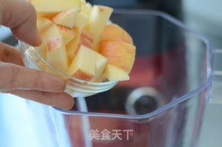 香梨苹果胡萝卜汁的做法步骤:2