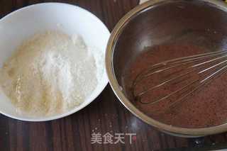#烤箱美食#红曲酒糟加州葡萄干费南雪的做法步骤:5