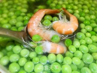 豌豆虾仁丸子汤的做法步骤:4