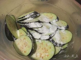 避风塘茄子的做法步骤:3