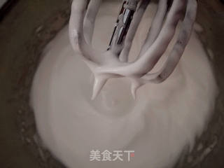 #烤箱美食#戚风杯子蛋糕的做法步骤:5