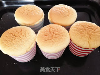 #烤箱美食#戚风杯子蛋糕的做法步骤:9