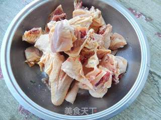 砂锅版地锅鸡的做法步骤:2