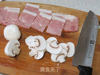 芝滋味浓滴【培根蘑菇白酱意面】的做法步骤:7