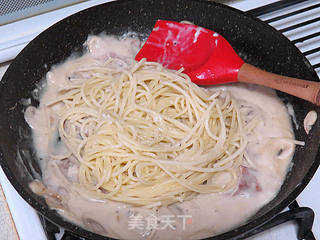 芝滋味浓滴【培根蘑菇白酱意面】的做法步骤:13