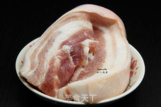 蜜汁烤五花肉的做法步骤：1