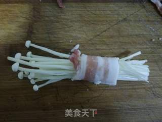 剁椒五花肉卷金针菇的做法步骤:4