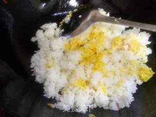 黄金瑶柱芙蓉炒饭的做法步骤:10