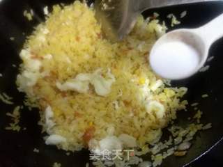 黄金瑶柱芙蓉炒饭的做法步骤:14