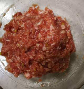 三鲜饺子的做法步骤：1