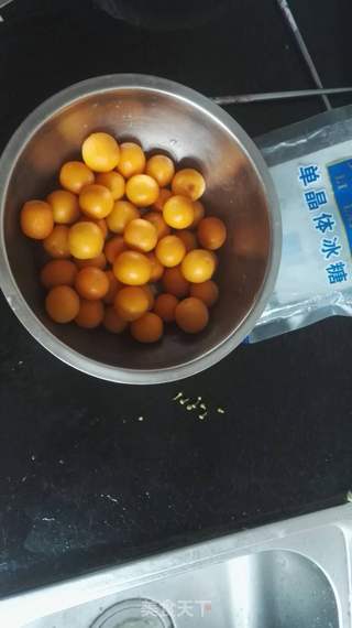 冰糖金桔水的做法步骤：1