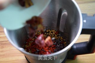 红枣枸杞紫米豆浆的做法步骤:5