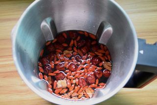 红枣枸杞紫米豆浆的做法步骤:6