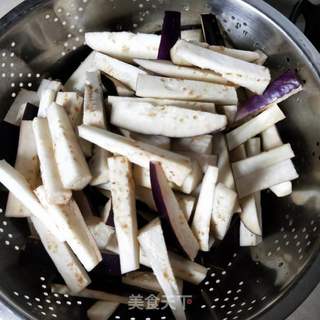 鱼香茄子的做法步骤:2