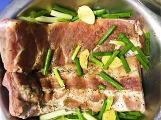 烤箱版烤排骨的做法步骤:5