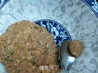 红烧肉圆鹌鹑蛋的做法步骤:2