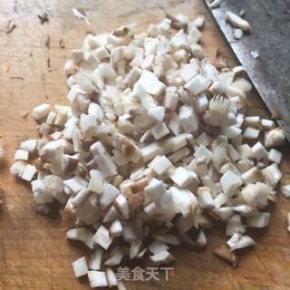 洋葱虾仁炒饭的做法步骤:4