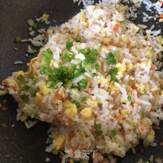洋葱虾仁炒饭的做法步骤:12