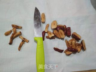 红枣枸杞粉丝糖水的做法步骤:2