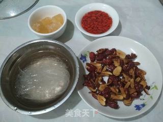 红枣枸杞粉丝糖水的做法步骤:3