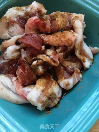 烤箱菜谱之蜂蜜烤五花肉的做法步骤：3