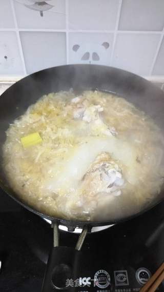 酸菜五花肉炖棒骨的做法步骤:6