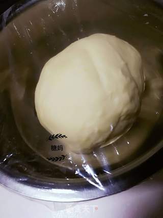 超软牛奶早餐包的做法步骤:2