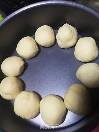 超软牛奶早餐包的做法步骤:4
