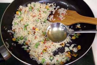 磷虾三鲜炒饭的做法步骤:8