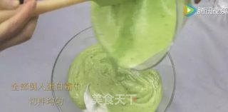 菠菜戚风蛋糕的做法步骤:17